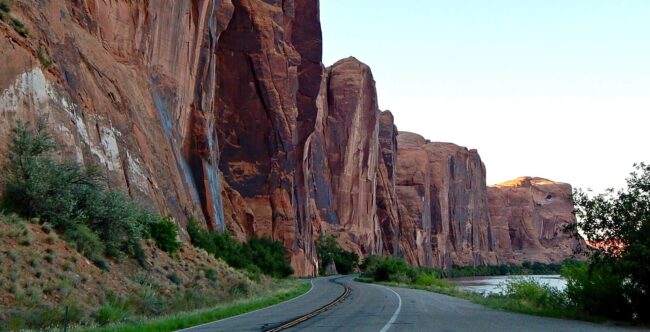 banner-colorado-river-scenic-drive-moab